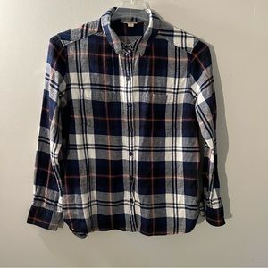 Women’s Woolrich flannel shirt navy blue, white, red plaid. Size XL